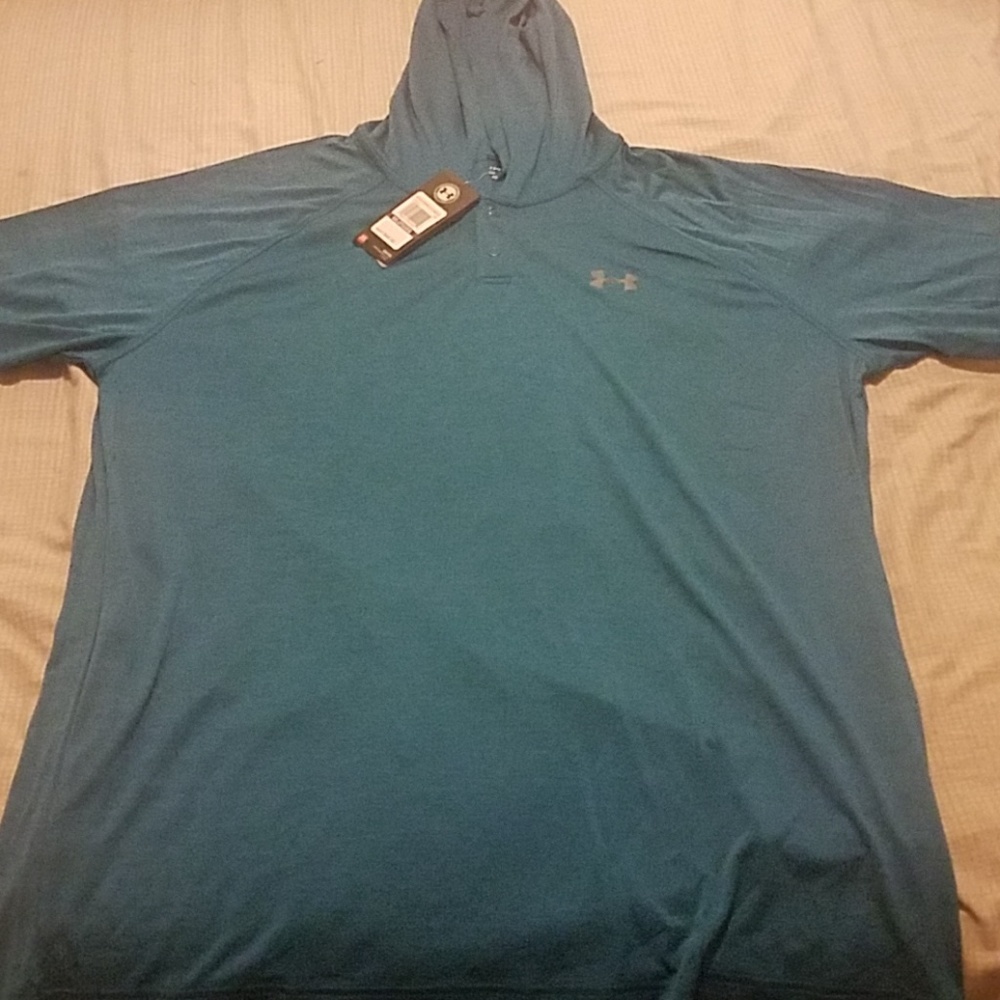 Under Armour Pull Over Light Weight Hoodie